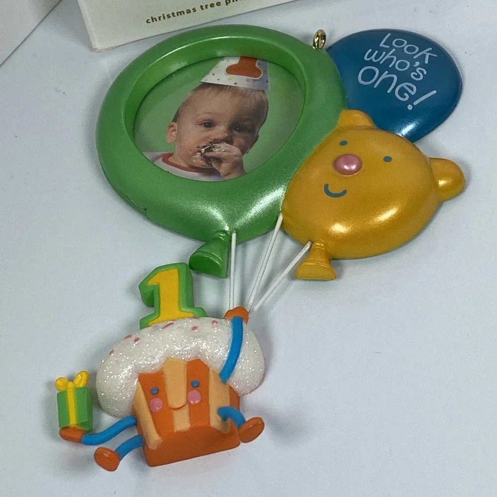 Hallmark Keepsake Ornament BABYS FIRST BIRTHDAY Balloons Cupcake Picture Sticker